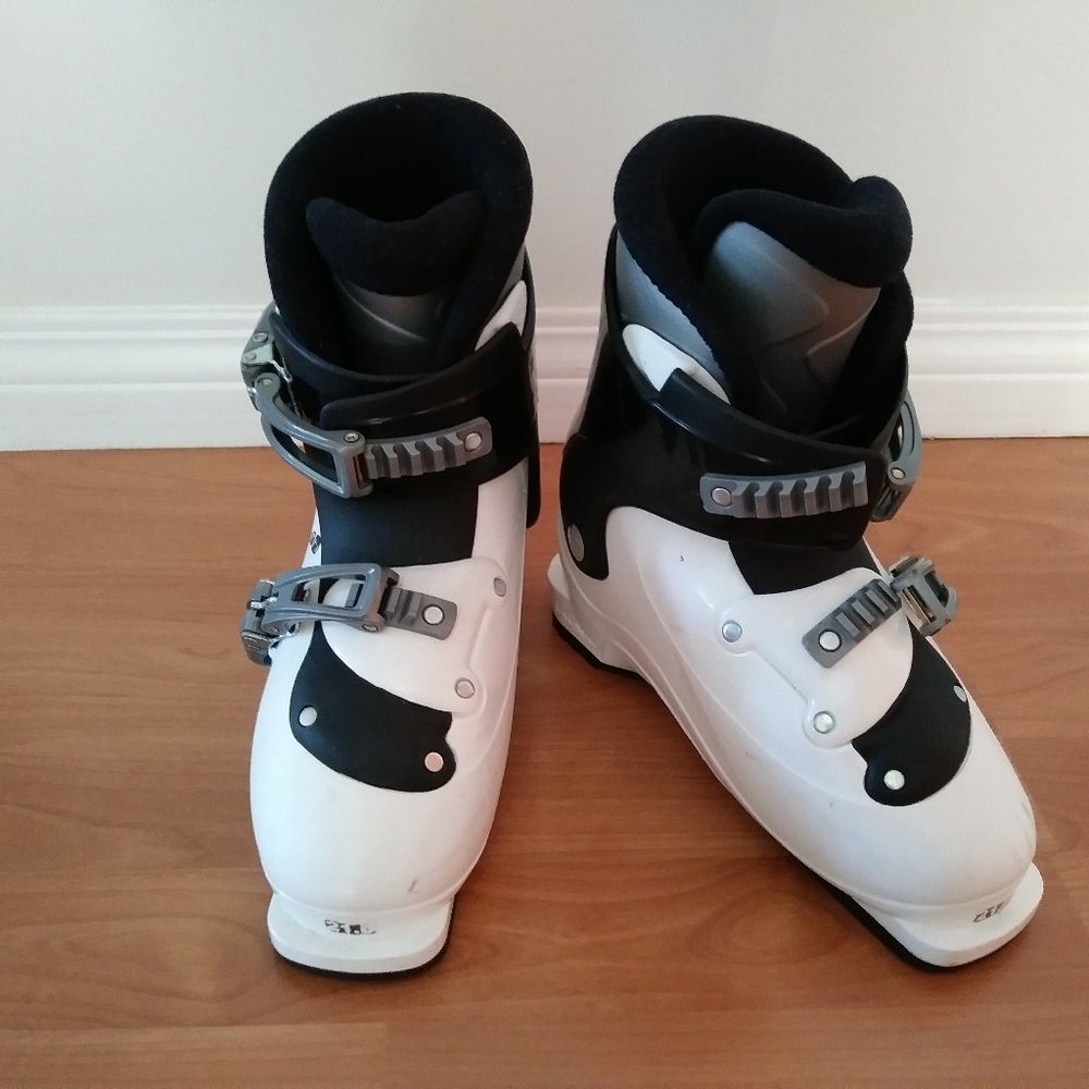 Ski boots for kids